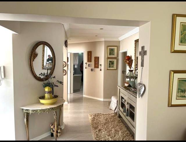 4 BEDROOM HOUSE FOR SALE IN HARTENBOS CENTRAL